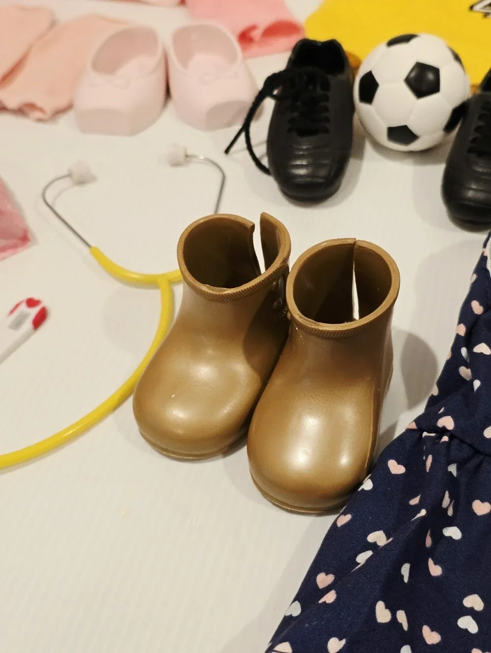 Our Generation Doll Clothing and Accessories Set 18
